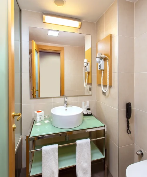 41b5bb_92f2683217b34b41b49dac14dca623ac~mv2_d_3840_5760_s_4_2