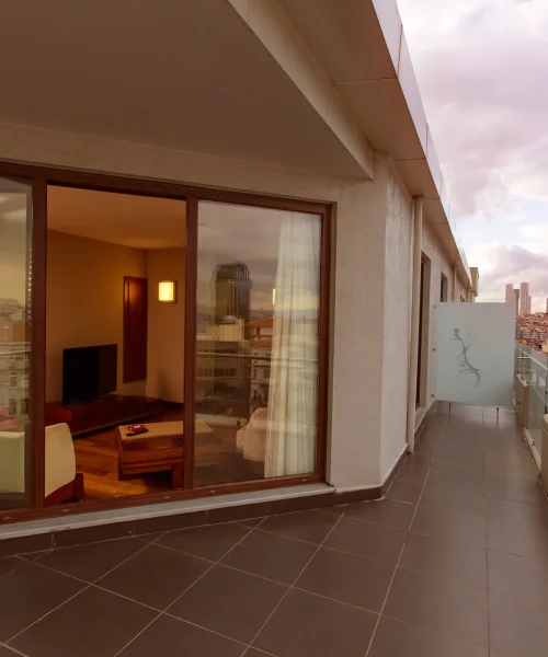 41b5bb_bb2acb347b8d4a8e95c9f1c1cee5bfc2~mv2_d_5760_3840_s_4_2