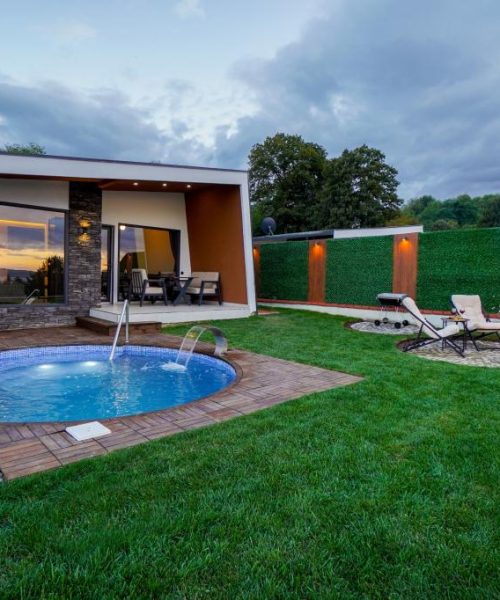 ZmlsZU5hbWU9RFNDMDM5MTc_20231017163644