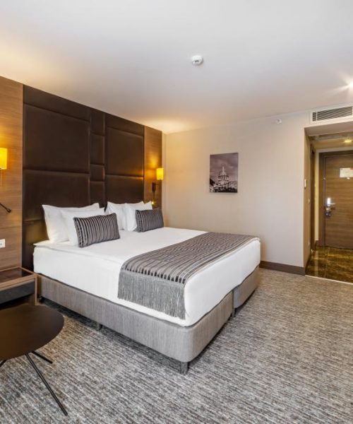 ZmlsZU5hbWU9RFNDXzI5NDAtSERSLWNvcHktbWlu_20220415151352