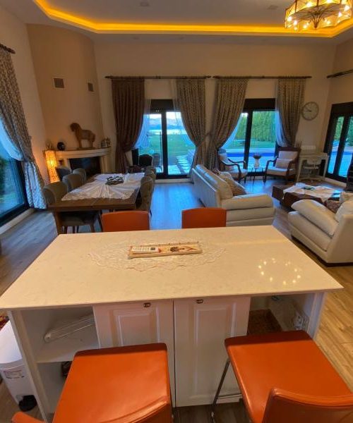 10696050-d268-4b2c-b0b8-5de95f2226a2-f