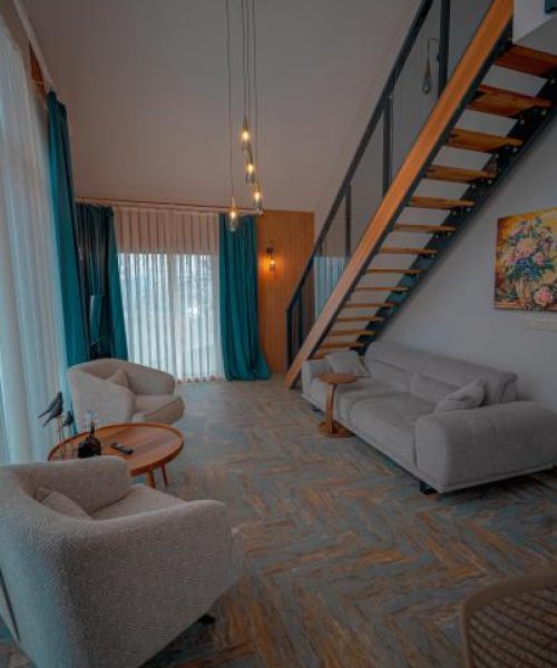 White_Lily_202501131105539_WhatsApp_Image_2025_01_09_at_22_38_34_1_