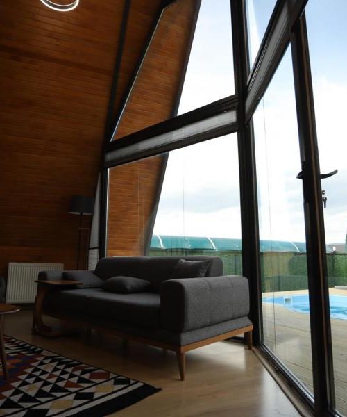 7f76d677-e8e6-4fc8-b44d-973a54ca27ac-f