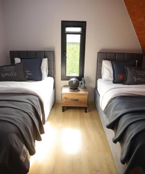 fe6cbe21-0a75-4e8e-891c-3037fce7b778-f