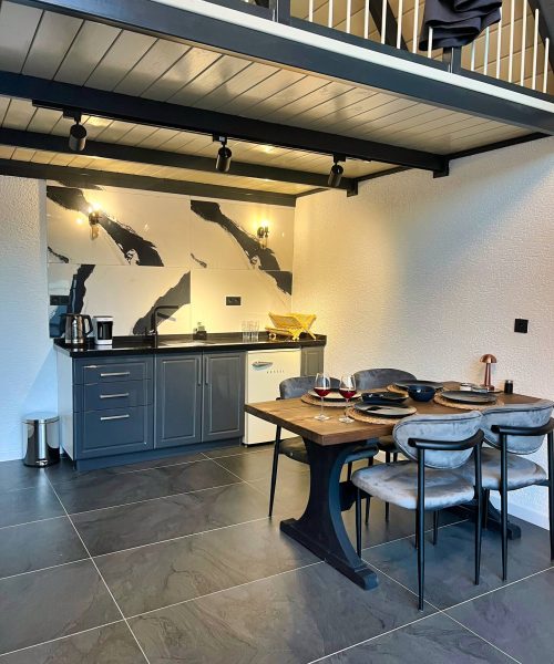 7c248161-9394-45c2-8aab-0e99d563a316